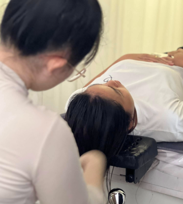 Lợi Ích Bất Ngờ Từ Dịch Vụ Gội Đầu Dưỡng Sinh Tại Annie Nail & Spa